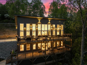 New, Luxury, Breathtaking Mountain Views, Hot Tub, Fire Pit, Pool Table